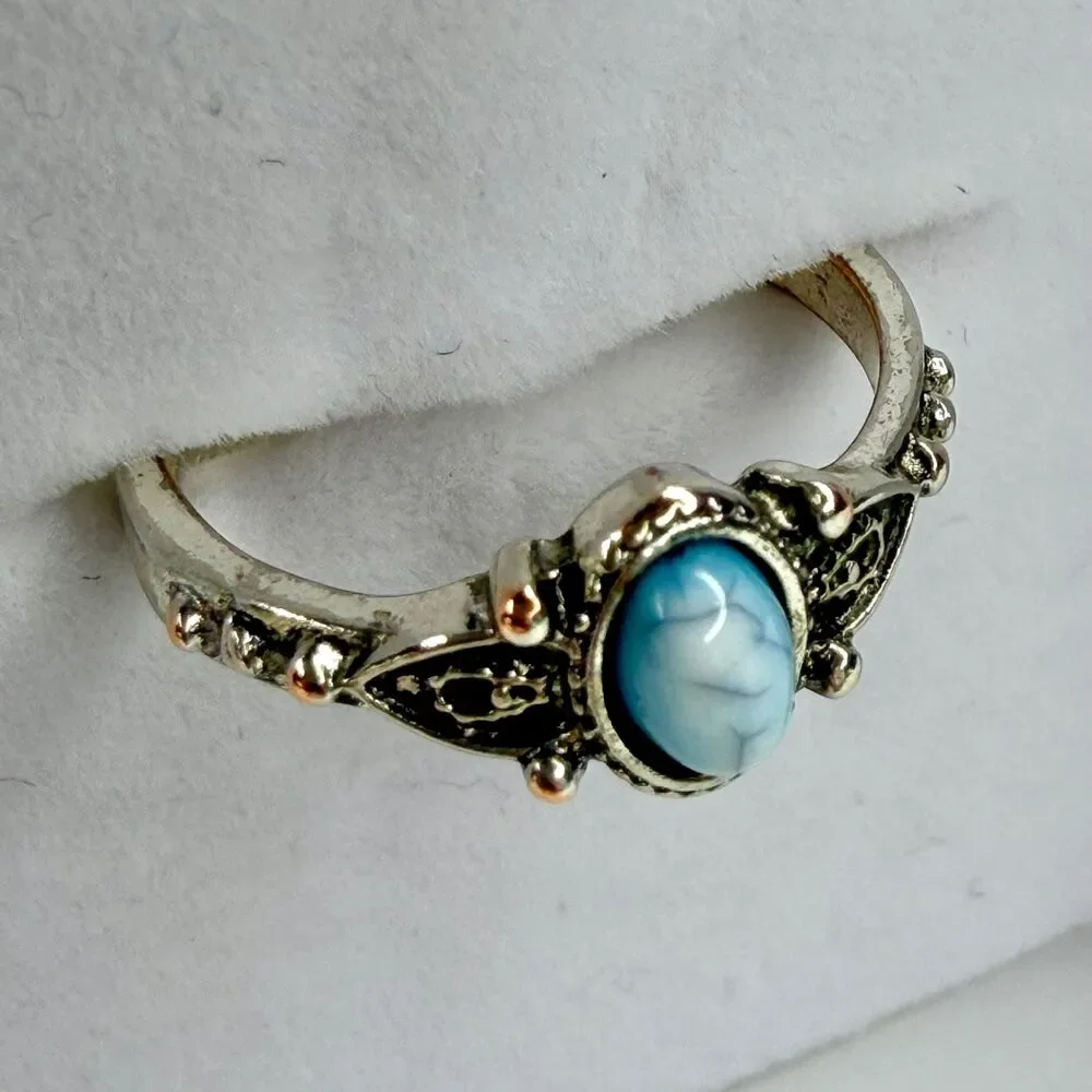 Vintage-Style Blue Cabochon Ring